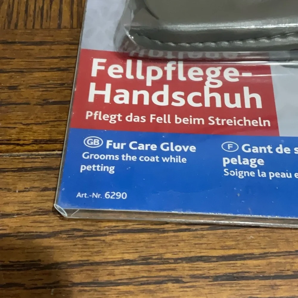 Trixie Fur Care Glove for furry animals pets